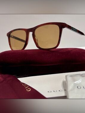 NWT $812 GUCCI  Brown Square Sunglasses GG0843S 003 Unisex